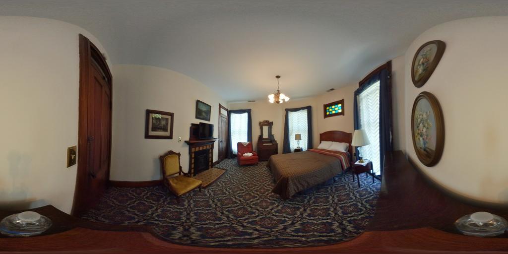Herrold On Hill Bed And Breakfast Wabash Exterior photo