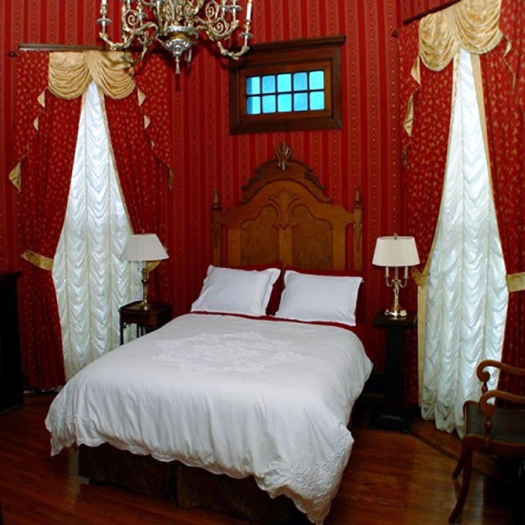Herrold On Hill Bed And Breakfast Wabash Exterior photo