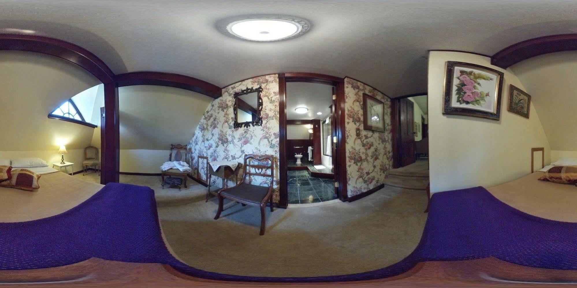Herrold On Hill Bed And Breakfast Wabash Exterior photo